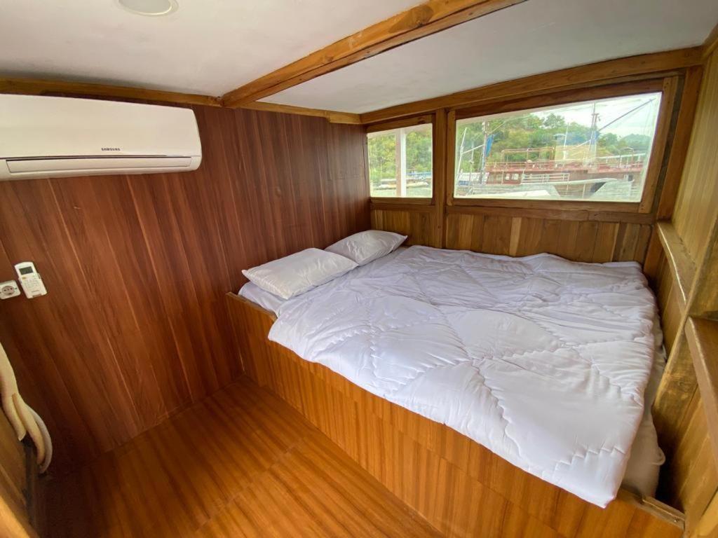 Komodoku One Love Homestay And Tour ลาบวนบาโจ ภายนอก รูปภาพ