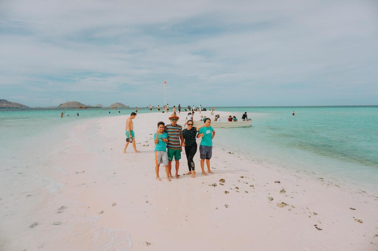 Komodoku One Love Homestay And Tour ลาบวนบาโจ ภายนอก รูปภาพ