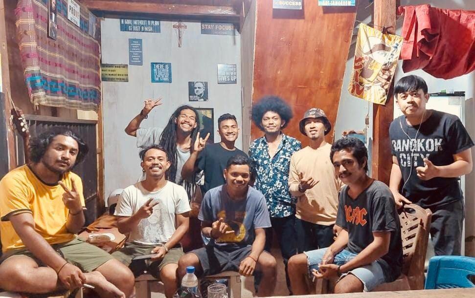 Komodoku One Love Homestay And Tour ลาบวนบาโจ ภายนอก รูปภาพ