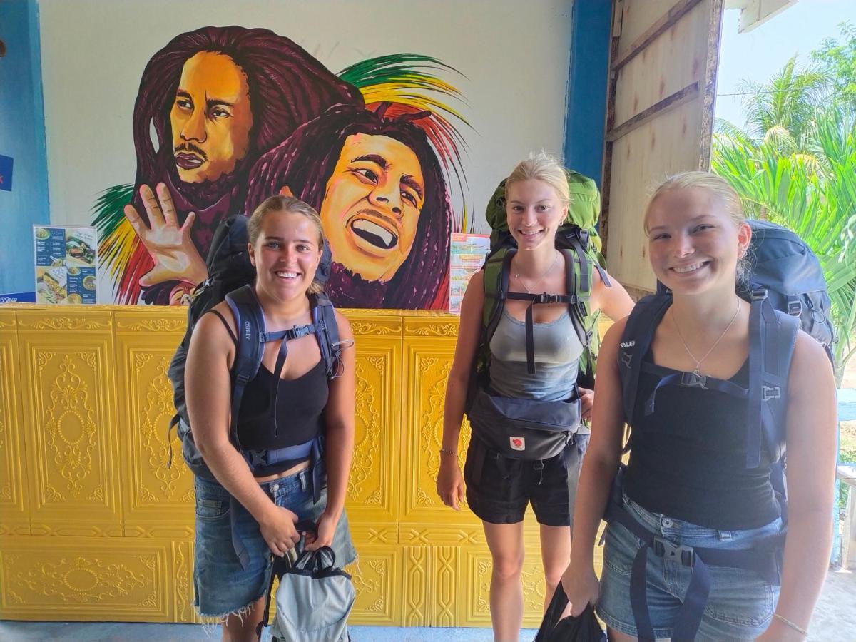 Komodoku One Love Homestay And Tour ลาบวนบาโจ ภายนอก รูปภาพ