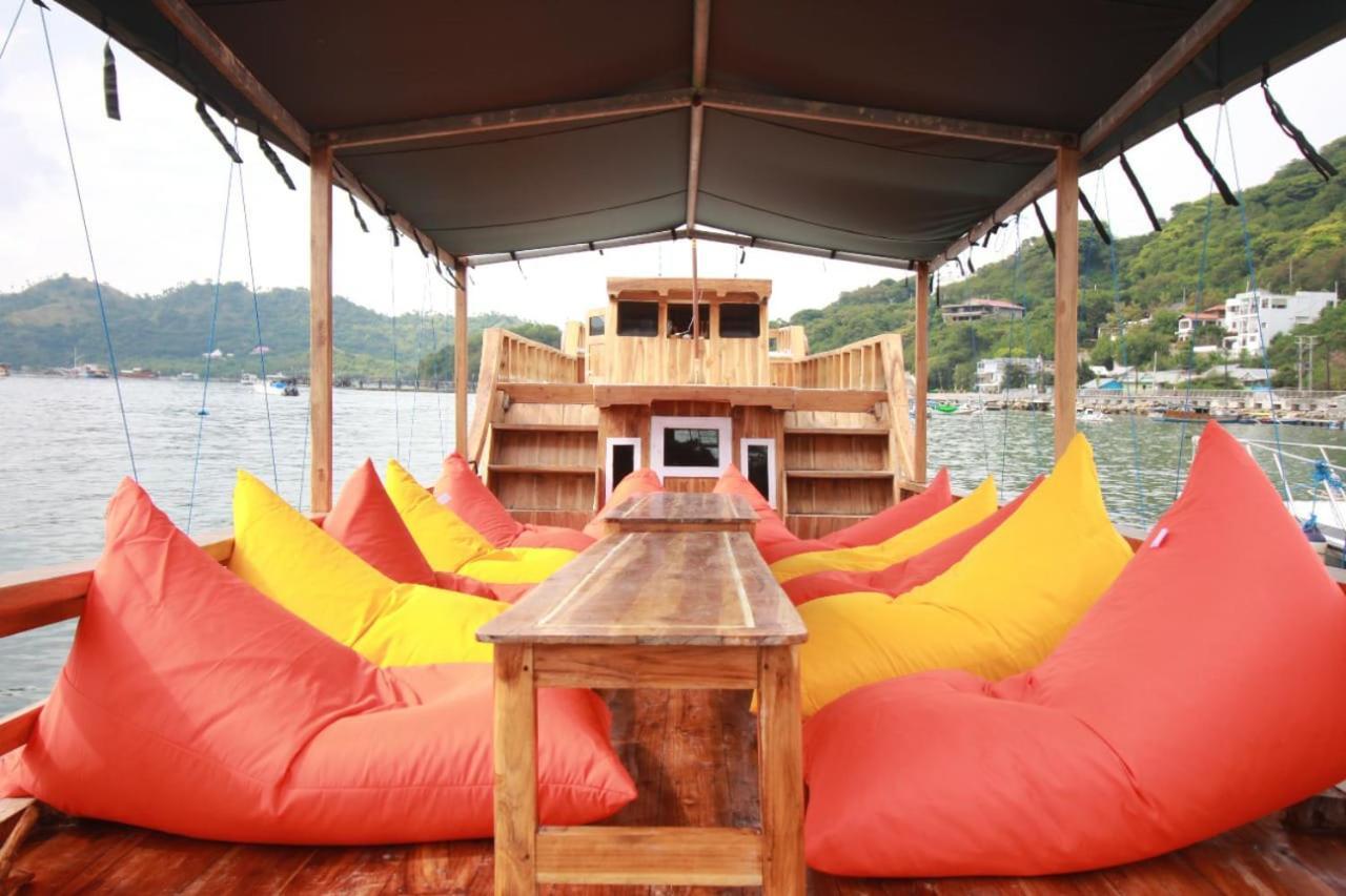 Komodoku One Love Homestay And Tour ลาบวนบาโจ ภายนอก รูปภาพ